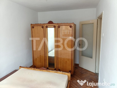 Apartament 2 camere 48 mp utili balcon etaj intermediar Sebe