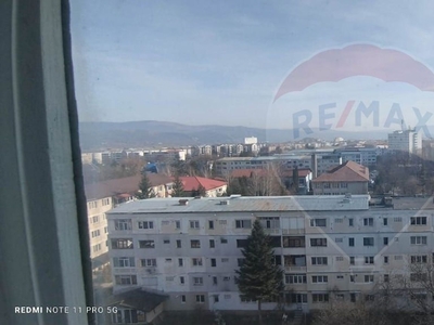 Apartament 2 camere vanzare in bloc de apartamente Bacau, Onesti, Central