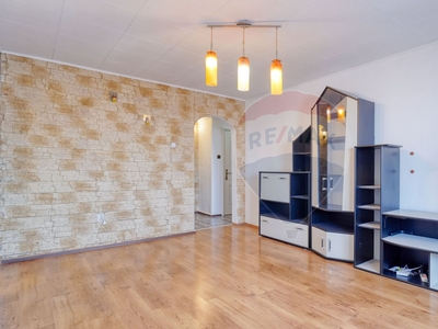 Apartament 3 camere vanzare in bloc de apartamente Brasov, Tractorul