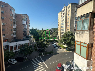 Apartament 4 camere - Zona Centrala