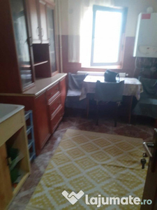 Apartament cu 2 camere de vanzare in Motru