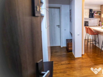 Apartament cu 3 camere și loc de parcare - str. Liviu Ciule