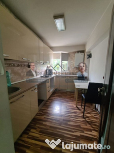 Apartament de Vânzare 2 camere, în Tecuci – Zona Cent...