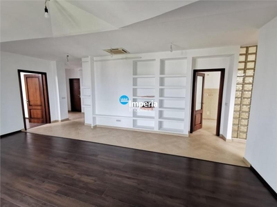 Apartament de vanzare 3 camere Tg Cucu Independentei