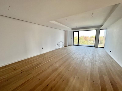 APARTAMENT DEOSEBIT CU 3 CAMERE LA VANZARE CU VEDERE LA LAC