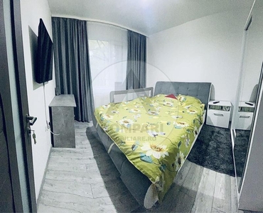 Vand apartament 3 camere Primaverii