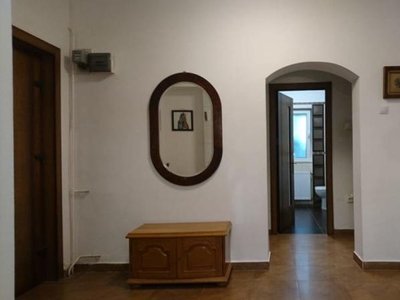 Vanzare Apartament cu 3 camere zona Aviatorilor