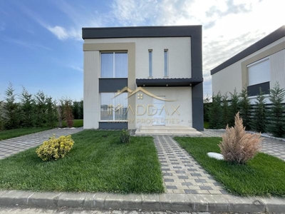 Vila LUX individuala P+1 ***4 camere***curte proprie//CORBEANCA