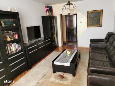 Închiriez apartament 3 camere în Hunedoara zona OM-Mărțișorului etaj 2
