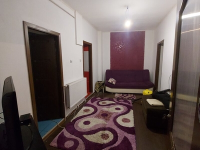 Apartament 2 camere Piata Victoriei curte comuna