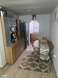 Apartament 3 camere, decomandat, etaj intermediar, zona Gheorghe Lazar