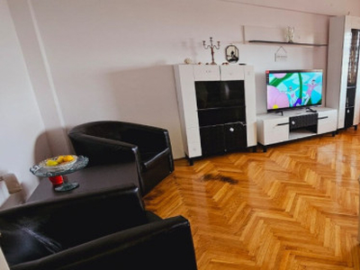 Apartament 3 cam Ultracentral pe termen lung cu contract de închiriere