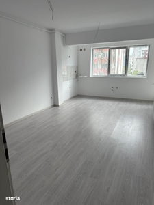 Vand apartament cu 3 camere Strada Pacii Parter