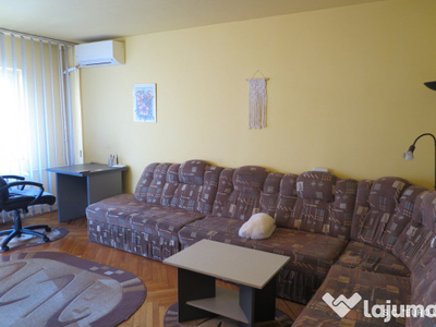 Apartament 2 camere - Zona Maiakowski - cu loc de parcare