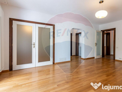 Apartament 3 camere în vilă Domenii - Cașin | curte pr...