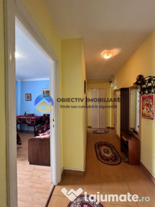 Apartament 3 camere-Zona Centru/UNIC