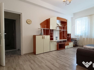 Apartament cu 2 camere in centru.