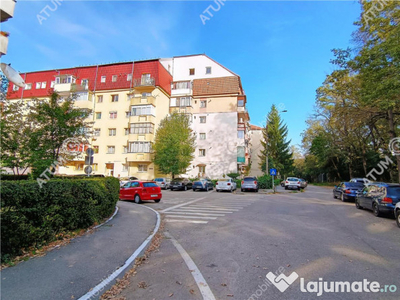 Apartament cu 3 camere decomandate 2 balcoane si pivnita in