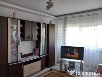 Apartament cu 3 camere în zona Brotacei