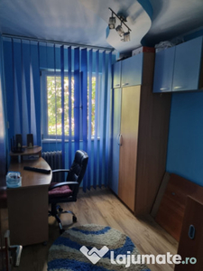 Apartament de închiriat 3 camere + loc de parcare Alexandru cel bun