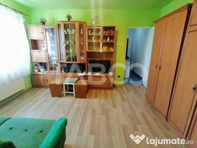 Apartament de vanzare 2 camere mobilate zona Mihai Viteazu S