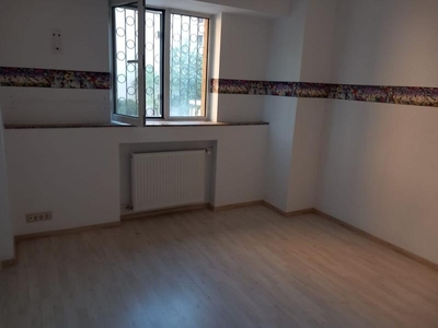 APARTAMENT DE VAZARE 3 CAMERE NERVA TRAIAN