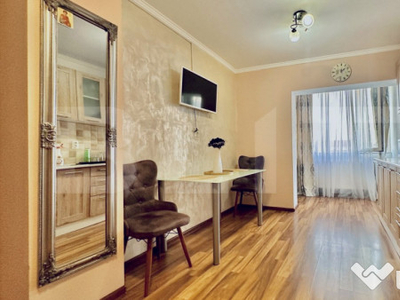 Apartament renovat modern cu 2 camere