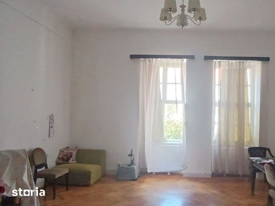 Apartament 2 camere la etaj 1 cu balcon si debara - zona Doamna Stanca