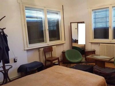 Dorobanti Capitale vanzare 2 apartamente de 3 camere fiecare, situate la parterul inalt si etajul 1 ale unei vile,