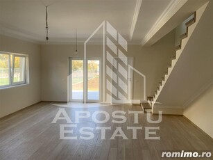 1/2 duplex deosebit situat in Mosnita Noua