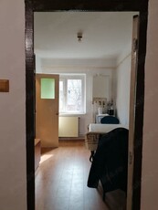 Apartament 2 cam, decomandat, et 1 din 4