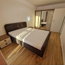 Apartament 2 camere de închiriat în bloc nou