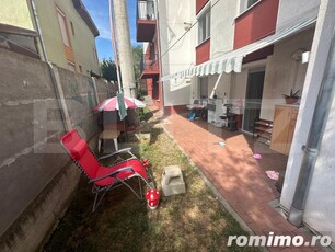 Apartament 2 camere, decomandat, 45mp, curte 77mp, zona Cetate