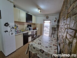 Apartament 2 camere, decomandat, 48mp, etaj 3, zona Ampoi