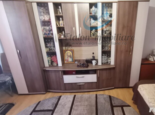 Apartament 2 camere, decomandat, Bdul Traian, vedere stradala, Piatra Neamt