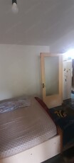 Apartament 2 camere et 2 3 2 stejari cu instalatie de gaze ptr centrala trase de renovat 53500E