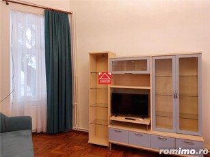 Apartament 2 camere, in apropiere de Primarie, parter.