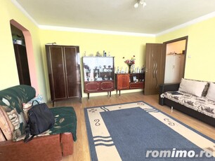 Apartament 2 camere, semidecomandat, 53 mp utili, etajul 2/4, zona Lipovei