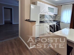 Apartament 2 camere semidecomandat parter in zona Miorita