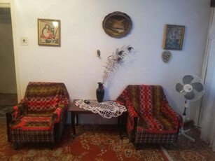 Apartament ,3 cam ,semidecomandat,simplu,locuibil,Berești