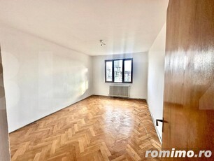 Apartament 3 camere 2 bai 78 mp - Cetate