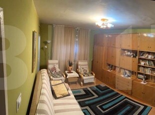 Apartament 3 camere, 70 mp, zona Dambovita