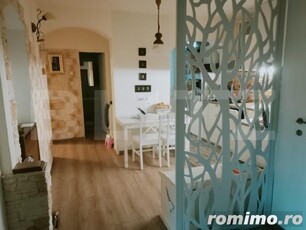 Apartament 3 camere, 73 mp, zona Cornișa