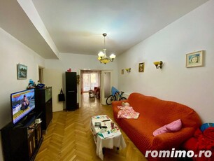 Apartament 3 camere, 83 mp, spatios, zona Universitate