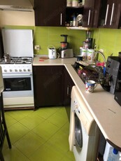 Apartament 3 camere, bloc caramida, zona Kaufland