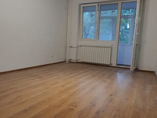 Apartament 3 camere Unirii Tineretului Sincai 3 camere decomandat etaj 1/8