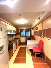 Apartament 3 camere de vanzare