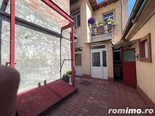 Apartament 3 camere de vanzare in vila zona Eroii Revolutiei