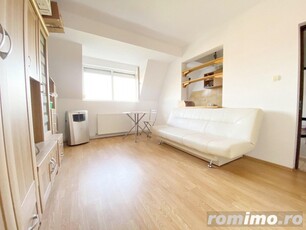 Apartament 3 camere, decomandat, 50 mp utili, mansarda, zona Blascovici