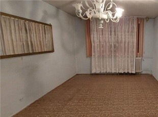 Apartament 3 camere, decomandat, 65 mp, etaj 4, zona Trapezului